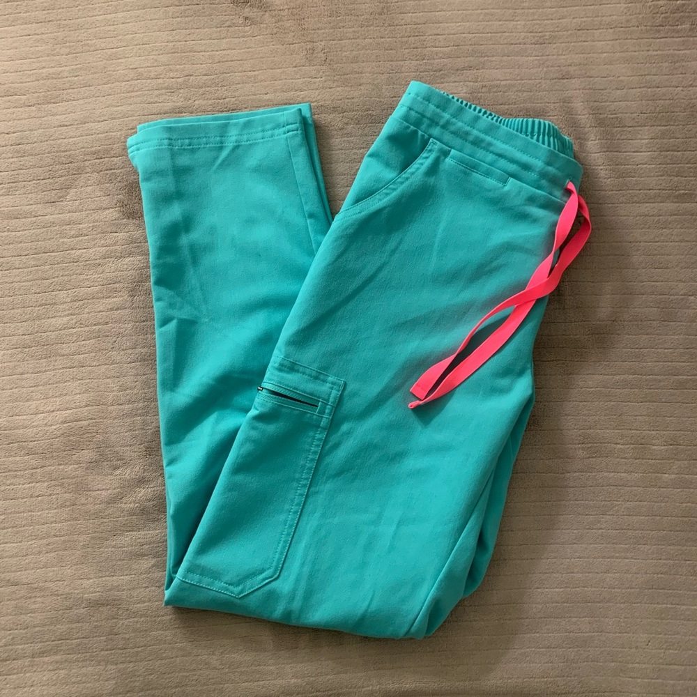 Figs scrubs- SURGICAL GREEN